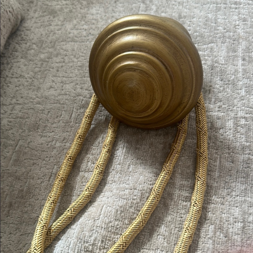 Elegant Gold Tassel Tieback. And hook hunger Beautiful and like new. - Picture 3 of 4
